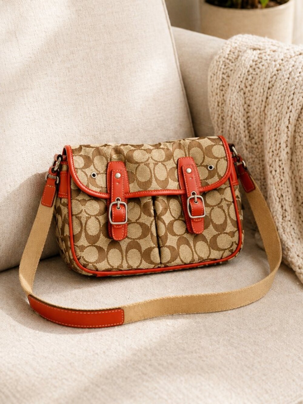 Vintage Coach Small Flap Crossbody Shoulder Bag Signature Jacquard Red Tan Leath